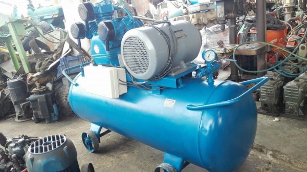 ** ไปอยู่สุรินทร์ ** ปั้มลมพูม่าไฟบ้าน PUMA 5 HP 240 L มอเตอร์ Hitachi 220V พร้อมใช้