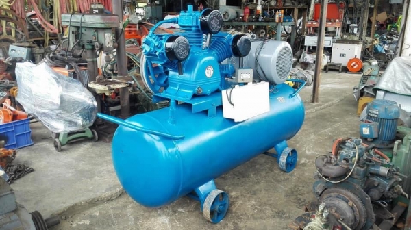 ** ไปอยู่สุรินทร์ ** ปั้มลมพูม่าไฟบ้าน PUMA 5 HP 240 L มอเตอร์ Hitachi 220V พร้อมใช้