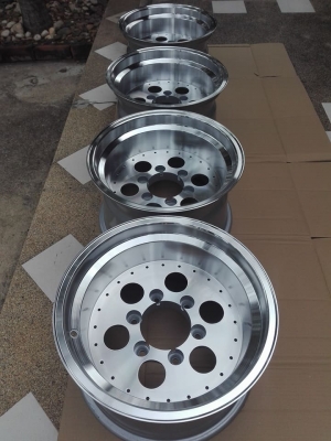 ล้อ rays 15*8.5 et-27 ราคา 8500 โทร 096-2085202 ครับ ล้อ rays 15*8.5 et-27 ราคา 8500 โทร 096-2085202 ครับ