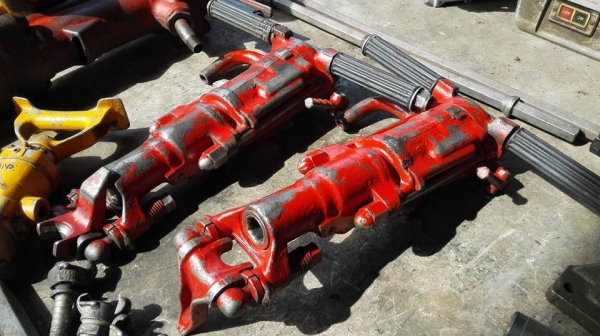 ** ไปอยู่ภูเก็ต ** ขายเหมาเครื่องมือลมของอังกฤษทุกชิ้น อิงเกอร์โซแลนด์ Ingersoll-rand Made in ENGLAND บางตัวยังไม่ได้ใช้งาน
