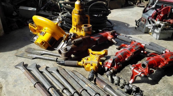 ** ไปอยู่ภูเก็ต ** ขายเหมาเครื่องมือลมของอังกฤษทุกชิ้น อิงเกอร์โซแลนด์ Ingersoll-rand Made in ENGLAND บางตัวยังไม่ได้ใช้งาน