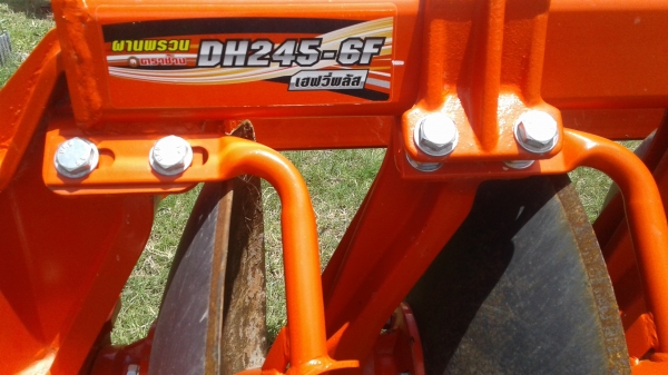 ผานตราช้างDH245-6F ถอดออกจาก L5018 ใช้งานแค่ 3 ครั้ง  สำหรับรถรุ่น 45 47 49 50 60 แรง