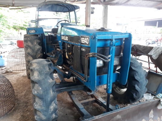 รถไถ่ฟอร์ด 6640  2 เพลา  ผานหลัง tmc ติดต่อ 0817913957