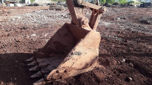 ขายรถแบ็คโฮ KOMATSU PC200-8MO พร้อมไลน์หัวกระแทก ใช้งาน 7,956 ชั่วโมง