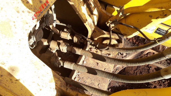 ขายรถแบ็คโฮ KOMATSU PC200-8MO พร้อมไลน์หัวกระแทก ใช้งาน 7,956 ชั่วโมง