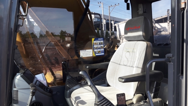 ขายรถแบ็คโฮ KOMATSU PC200-8MO พร้อมไลน์หัวกระแทก ใช้งาน 7,956 ชั่วโมง