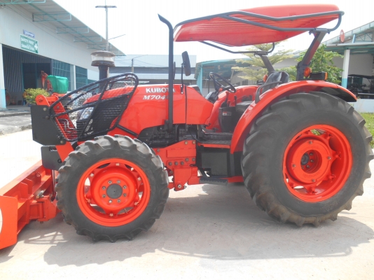 M7040 รถสาธิต 12 ชั่วโมง M7040 รถสาธิต 12 ชั่วโมง