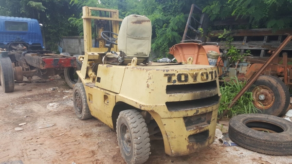 ขาย รถฟอร์คลิฟต์ TOYOTA 2FD35 3.5 ตัน รถใช้งานอยู่ประจำ ราคาต่อรองได้