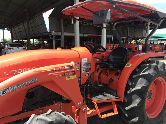 ขายรถไถคูโบต้า #L4708SP(4WD)2เพลา พร้อมอุปกรณ์ใบมีดหน้าและโลเตอร์รี ราคา 498,000 บาท #พร้อมส่งฟรีถึงบ้าน โทรสอบถามได้เลยค่ะ 081-9136451 ขอดูรูปทาง Line:Bow6451  รถสวย สภาพพร้อมใช้งาน   เครื่องดี เกียร์ดี ยางดีทั้ง 4 เส้น  ตรวจเชคเรียบร้อยค่ะ เล่มทะเบียนพร