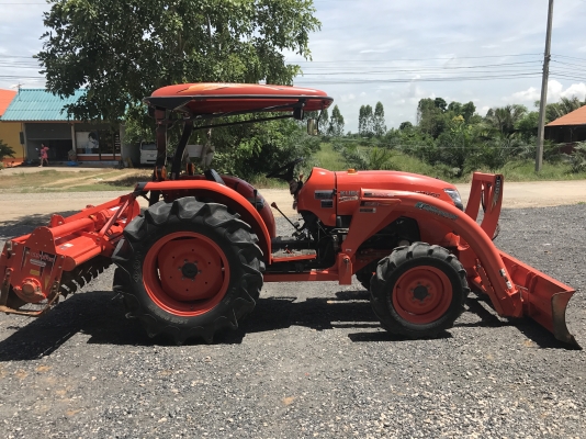 ขายรถไถคูโบต้า #L4708SP(4WD)2เพลา พร้อมอุปกรณ์ใบมีดหน้าและโลเตอร์รี ราคา 498,000 บาท #พร้อมส่งฟรีถึงบ้าน โทรสอบถามได้เลยค่ะ 081-9136451 ขอดูรูปทาง Line:Bow6451  รถสวย สภาพพร้อมใช้งาน   เครื่องดี เกียร์ดี ยางดีทั้ง 4 เส้น  ตรวจเชคเรียบร้อยค่ะ เล่มทะเบียนพร