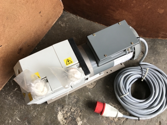 ขายปั้มแวคคั่มสูญญากาศ Vacuum pump Trivac made in Germany พร้อมมอเตอร์ Marathon made in USA 3/4HP. 220V ไฟบ้านเสียบปลั๊กใช้ได้เลย ขนาดท่อ 1นิ้ว ของใหม่แกะลัง ไม่เคยใช้งาน สวยมาก พร้อมใช้งาน