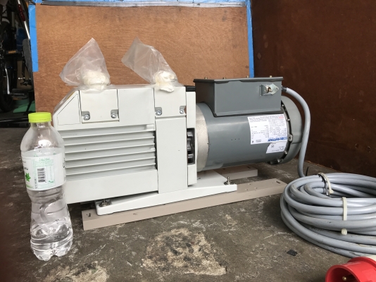 ขายปั้มแวคคั่มสูญญากาศ Vacuum pump Trivac made in Germany พร้อมมอเตอร์ Marathon made in USA 3/4HP. 220V ไฟบ้านเสียบปลั๊กใช้ได้เลย ขนาดท่อ 1นิ้ว ของใหม่แกะลัง ไม่เคยใช้งาน สวยมาก พร้อมใช้งาน