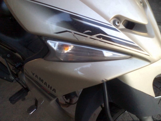 ขาย Yamaha Spark 115 i (รุ่นหัวฉีด) ปี 56 สตาร์ทมือ เครื่องดีไม่หลวมไม่มีควัน ภายนอกมีรอยเล็กๆน้อย และที่บังลมด้านขวา (ตามรูป ไม่ล้ม)  ยางนอกดีไม่โล้น ภาษีเต็ม เล่มพร้อมชุดโอน
