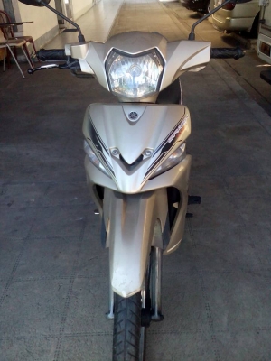 ขาย Yamaha Spark 115 i (รุ่นหัวฉีด) ปี 56 สตาร์ทมือ เครื่องดีไม่หลวมไม่มีควัน ภายนอกมีรอยเล็กๆน้อย และที่บังลมด้านขวา (ตามรูป ไม่ล้ม)  ยางนอกดีไม่โล้น ภาษีเต็ม เล่มพร้อมชุดโอน