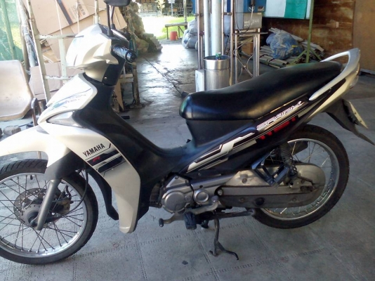 ขาย Yamaha Spark 115 i (รุ่นหัวฉีด) ปี 56 สตาร์ทมือ เครื่องดีไม่หลวมไม่มีควัน ภายนอกมีรอยเล็กๆน้อย และที่บังลมด้านขวา (ตามรูป ไม่ล้ม)  ยางนอกดีไม่โล้น ภาษีเต็ม เล่มพร้อมชุดโอน