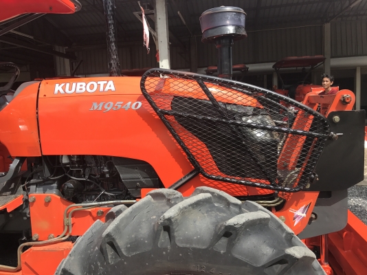 ขายด่วน รถไถคูโบต้า M9540 สภาพพร้อมใช้งาน ทำงาน 2,000 ชั่วโมง เล่มทะเบียนพร้อม ทุกระบบสมบูรณ์พร้อมใช้งานค่ะ ขายราคา 690,000 บาท ต่อลองได้  สนใจโทร 081-9136451 คุณโบว์  หรือ ขอดูรูปเพิ่มเติม line:bow6451 ค่ะ