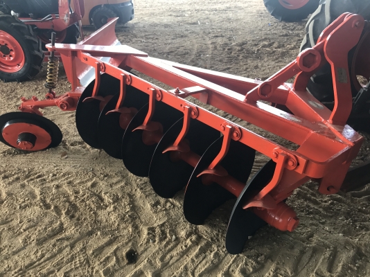 ขายด่วน รถไถคูโบต้า M9540 สภาพพร้อมใช้งาน ทำงาน 2,000 ชั่วโมง เล่มทะเบียนพร้อม ทุกระบบสมบูรณ์พร้อมใช้งานค่ะ ขายราคา 690,000 บาท ต่อลองได้  สนใจโทร 081-9136451 คุณโบว์  หรือ ขอดูรูปเพิ่มเติม line:bow6451 ค่ะ