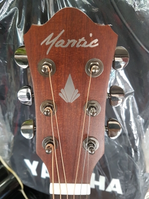 กีต้าร์โปร่ง Mantic รุ่น AG-380 ไม้มะฮอกกานี ทั้งตัว มือสอง สภาพใหม่ สวยมาก กีต้าร์โปร่ง Mantic รุ่น AG-380 ไม้มะฮอกกานี ทั้งตัว มือสอง สภาพใหม่ สวยมาก