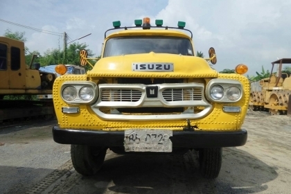 รถสเปร์ยาง ถังดิเรฟฟอร์ดของอังกฤษ รถISUZUหัวยาวเครื่องเดิมเกียร์เดิม รถสเปร์ยาง ถังดิเรฟฟอร์ดของอังกฤษ รถISUZUหัวยาวเครื่องเดิมเกียร์เดิม