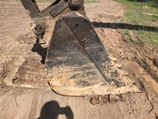 ขาย 385,000 บาท HITACHI EX200-2 เครื่อดี ปั้มแรง โช่หนา เอวแน่น ไฟฟ้าตัด เอกสารชื้อขาย   รถอยู่ จ.ศรีสะเกษ โทร&amp;ไอดีไลน์ 0610710295