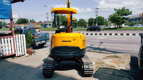 ขาย รถขุด KOMATSU รุ่น PC30FR มือสองญี่ปุ่น แทรกเหล็ก สลักบูทเอวแน่น  100\% ปั้มนิ้ว ทำงานไว สวยพร้อมใช้งาน มือถือ/LINE ID : 0818753443