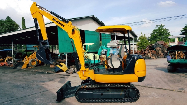 ขาย รถขุด KOMATSU รุ่น PC35R-8- มือสองญี่ปุ่น แทรกเหล็ก สลักบูทเอว แน่น 100\% สวยพร้อมใช้งาน มือถือ/LINE ID : 0818753444