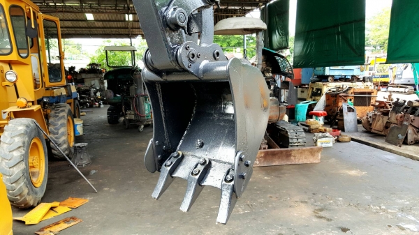 ขาย รถขุด KOBELCO รุ่น SK014 มือสองญี่ปุ่น แทรกยางสวย สลัก บูทเอวแน่น 100\% ขึ้นรถปิคอัพ ได้แน่นอน แรงดีทุกระบบ มือถือ/LINE ID : 0818753444