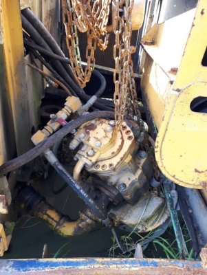 ขาย 215,000 KOMATSU pc 200-5 เอกสาร อินวอยอุปกรณ์ เครื่องอะไหล่ยังอยู่ ครบเกือบทุกชิ้น รถอยู่.บ้านบึงชลบุรี 090-772-3710 090-772-3708