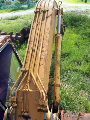 ขาย 215,000 KOMATSU pc 200-5 เอกสาร อินวอยอุปกรณ์ เครื่องอะไหล่ยังอยู่ ครบเกือบทุกชิ้น รถอยู่.บ้านบึงชลบุรี 090-772-3710 090-772-3708