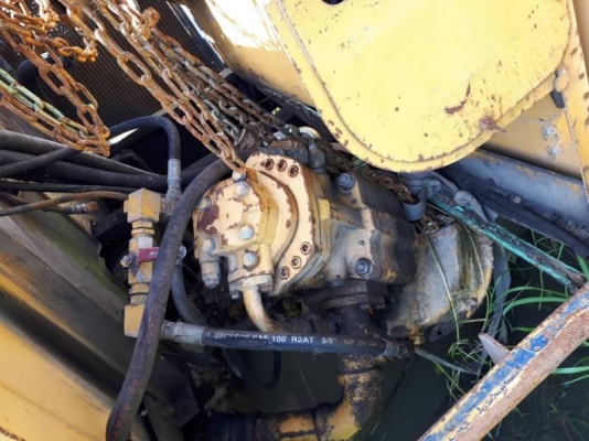 ขาย 215,000 KOMATSU pc 200-5 เอกสาร อินวอยอุปกรณ์ เครื่องอะไหล่ยังอยู่ ครบเกือบทุกชิ้น รถอยู่.บ้านบึงชลบุรี 090-772-3710 090-772-3708
