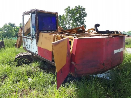 ขาย 215,000 KOMATSU pc 200-5 เอกสาร อินวอยอุปกรณ์ เครื่องอะไหล่ยังอยู่ ครบเกือบทุกชิ้น รถอยู่.บ้านบึงชลบุรี 090-772-3710 090-772-3708