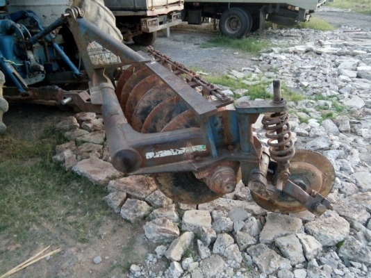 ขายรถไถฟอร์ด พ่อค้าตัดราคาได้