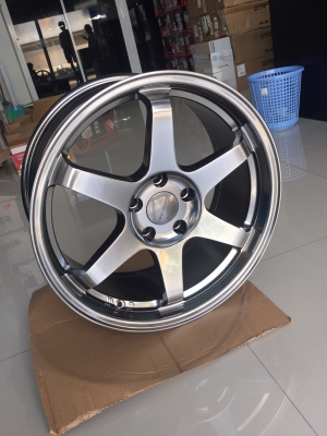 ใหม่แกะกล่องแม็ก 18&times;8.5 TE37 5 รู 114 offset et35 ใส่ Honda civic FD,FB โตโยต้าแคมรี่