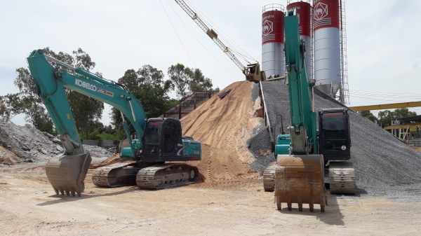 ขายรถแบ็คโฮ KOBELCO SK200-8 Yn12 SuperXM ใช้งาน 1,065 ชั่วโมง สภาพสมบูรณ์ทุกระบบ รถ 95 \% รถอยู่ชลบุรี