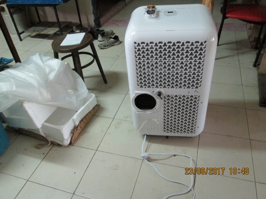 ขายแอร์เคลื่อนที่ ป้ายแดง ยี้ห้อ Midea ขนาด9000Btu ขายแอร์เคลื่อนที่ ป้ายแดง ยี้ห้อ Midea ขนาด9000Btu