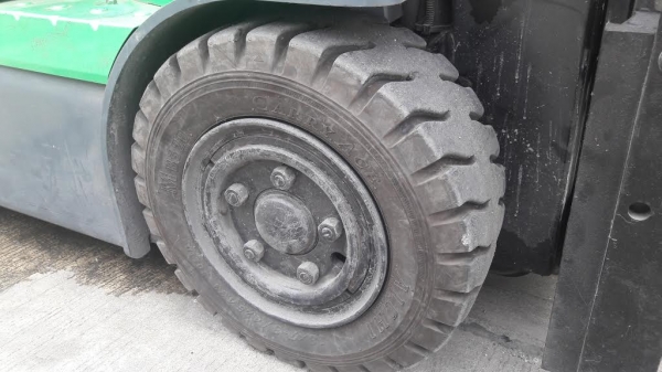 รถยก tyota 7fb 20