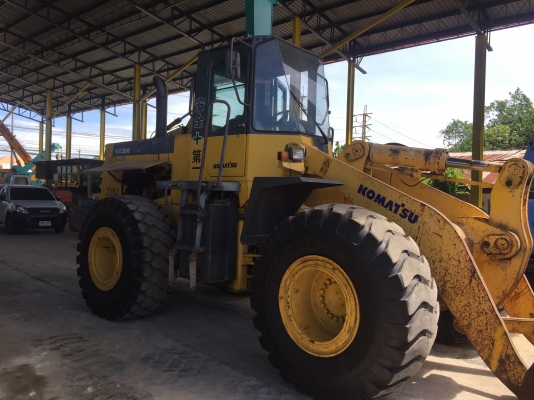 KOMATSU WA380-3 สภาพสวยเดิมๆ KOMATSU WA380-3 สภาพสวยเดิมๆ