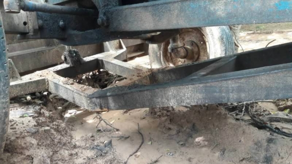 ขาย 285,000 บาท รถไถ เพลาเดียว FORD 6600เสื้อลาย ) เครื่องดี เกียร์ดี หางไม่ตก (ใบมีดหน้า -หาง 7) เอกสารเล่มทะเบียน ภาษีไม่ขาด  รถอยู่  จ.ร้อยเอ็ด  โทร &amp;ไอดีไลน์ 0925956777 ยุ