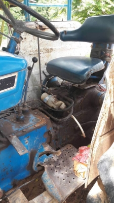 ขาย 285,000 บาท รถไถ เพลาเดียว FORD 6600เสื้อลาย ) เครื่องดี เกียร์ดี หางไม่ตก (ใบมีดหน้า -หาง 7) เอกสารเล่มทะเบียน ภาษีไม่ขาด  รถอยู่  จ.ร้อยเอ็ด  โทร &amp;ไอดีไลน์ 0925956777 ยุ