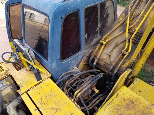 ขายรถแบ็คโฮ KOBELCO SK200 Mark 3 สภาพพร้อมใช้งาน ขายรถแบ็คโฮ KOBELCO SK200 Mark 3 สภาพพร้อมใช้งาน