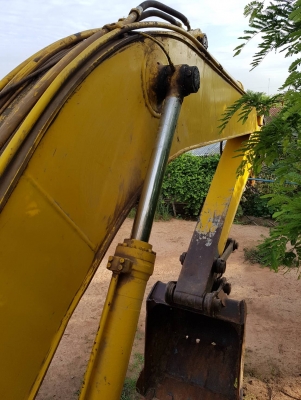 ขายรถแบ็คโฮ KOBELCO SK200 Mark 3 สภาพพร้อมใช้งาน ขายรถแบ็คโฮ KOBELCO SK200 Mark 3 สภาพพร้อมใช้งาน