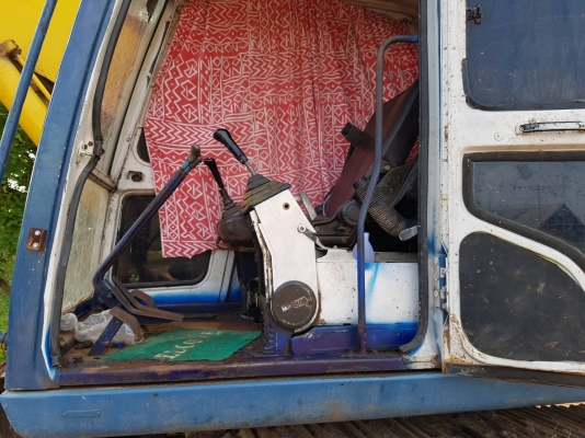 ขายรถแบ็คโฮ KOBELCO SK200 Mark 3 สภาพพร้อมใช้งาน ขายรถแบ็คโฮ KOBELCO SK200 Mark 3 สภาพพร้อมใช้งาน