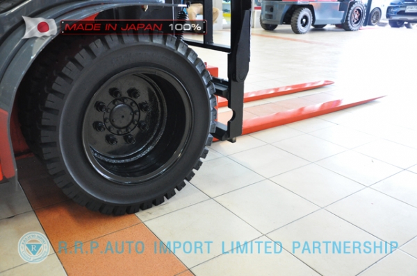 ขายรถโฟล์คลิฟท์มือสอง TOYOTA รุ่น 8FD25-34494 นำเข้าจากประเทศญี่ปุ่น 100\% ไม่เคยใช้งานในไทย