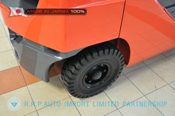 ขายรถโฟล์คลิฟท์มือสอง TOYOTA รุ่น 8FD25-34494 นำเข้าจากประเทศญี่ปุ่น 100\% ไม่เคยใช้งานในไทย