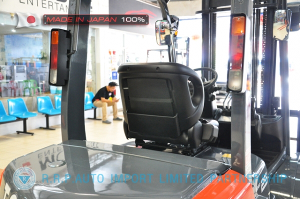 ขายรถโฟล์คลิฟท์มือสอง TOYOTA รุ่น 8FD25-34494 นำเข้าจากประเทศญี่ปุ่น 100\% ไม่เคยใช้งานในไทย