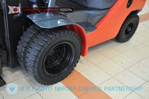 ขายรถโฟล์คลิฟท์มือสอง TOYOTA รุ่น 8FD25-34494 นำเข้าจากประเทศญี่ปุ่น 100\% ไม่เคยใช้งานในไทย