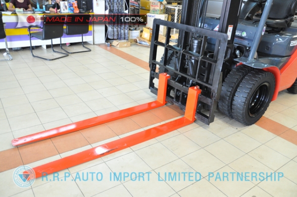 ขายรถโฟล์คลิฟท์มือสอง TOYOTA รุ่น 8FD25-34494 นำเข้าจากประเทศญี่ปุ่น 100\% ไม่เคยใช้งานในไทย