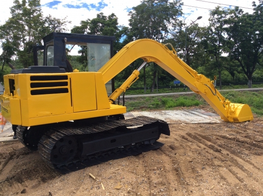 แบ็คโฮ KOMATSU  PC60