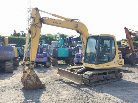 ขาย KOMATSU PC 60-7  เก่าญี่ปุ่นแท้  สภาพสวยมากๆ    แทรคเหล็กหุ้มยาง ชั่วโมงน้อย  โทร 089-7462641 สุวรรณี