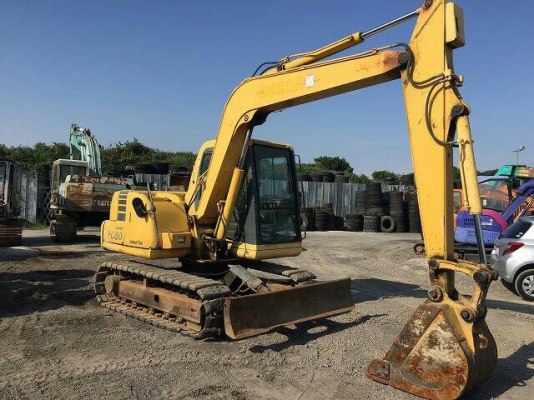 ขาย KOMATSU PC 60-7  เก่าญี่ปุ่นแท้  สภาพสวยมากๆ    แทรคเหล็กหุ้มยาง ชั่วโมงน้อย  โทร 089-7462641 สุวรรณี